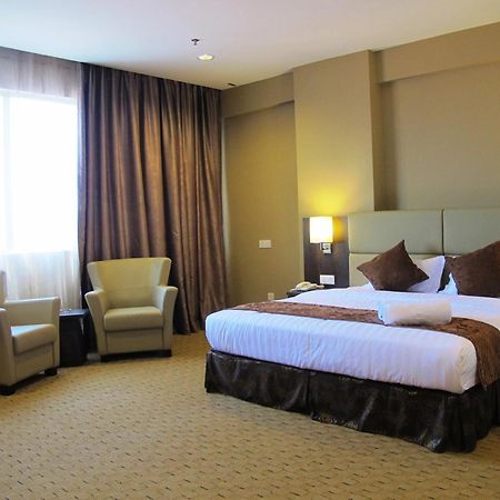 Lintas View Hotel Кота-Кинабалу Экстерьер фото