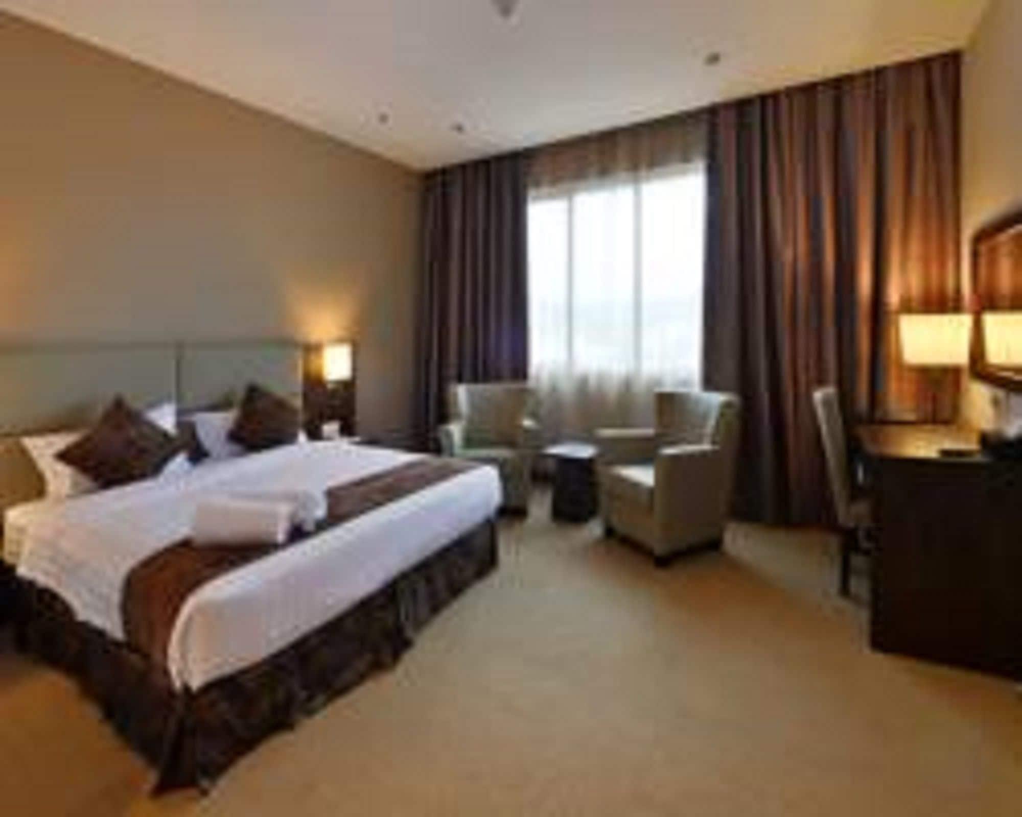 Lintas View Hotel Кота-Кинабалу Экстерьер фото