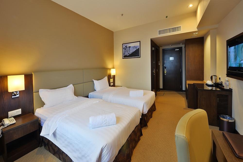 Lintas View Hotel Кота-Кинабалу Экстерьер фото