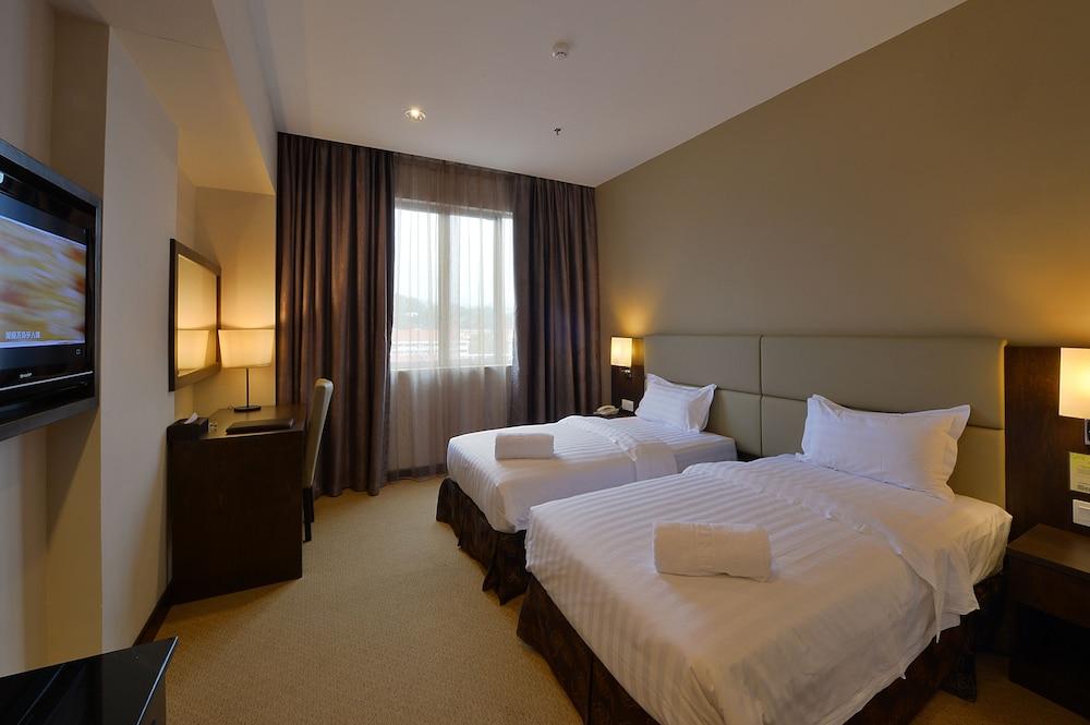 Lintas View Hotel Кота-Кинабалу Экстерьер фото