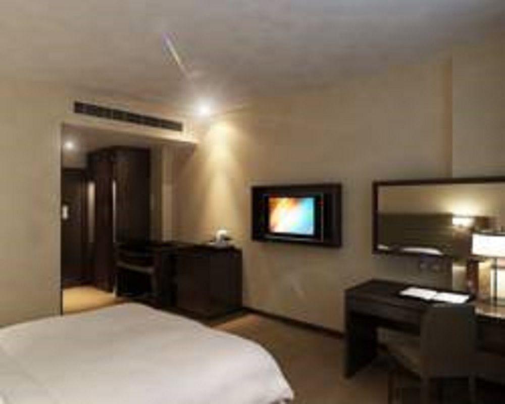 Lintas View Hotel Кота-Кинабалу Экстерьер фото